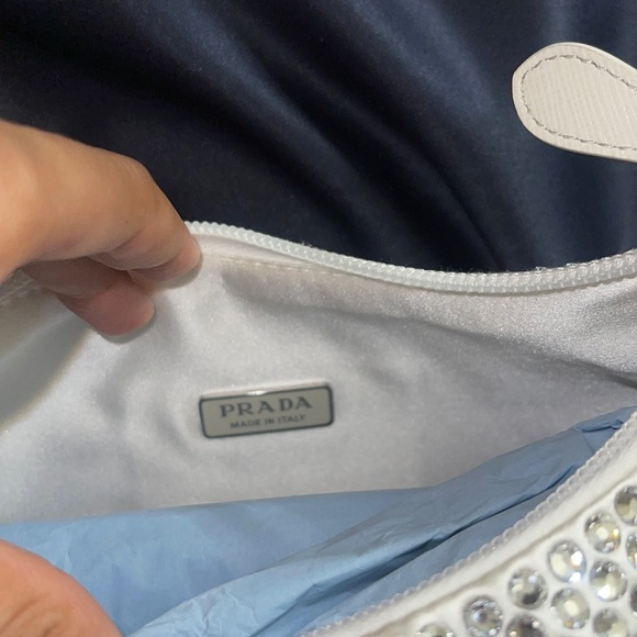 Rare find : PRADA CRYSTAL RE-EDITION 2000 SHOULDER BAG - NWT - Picture 10 of 11